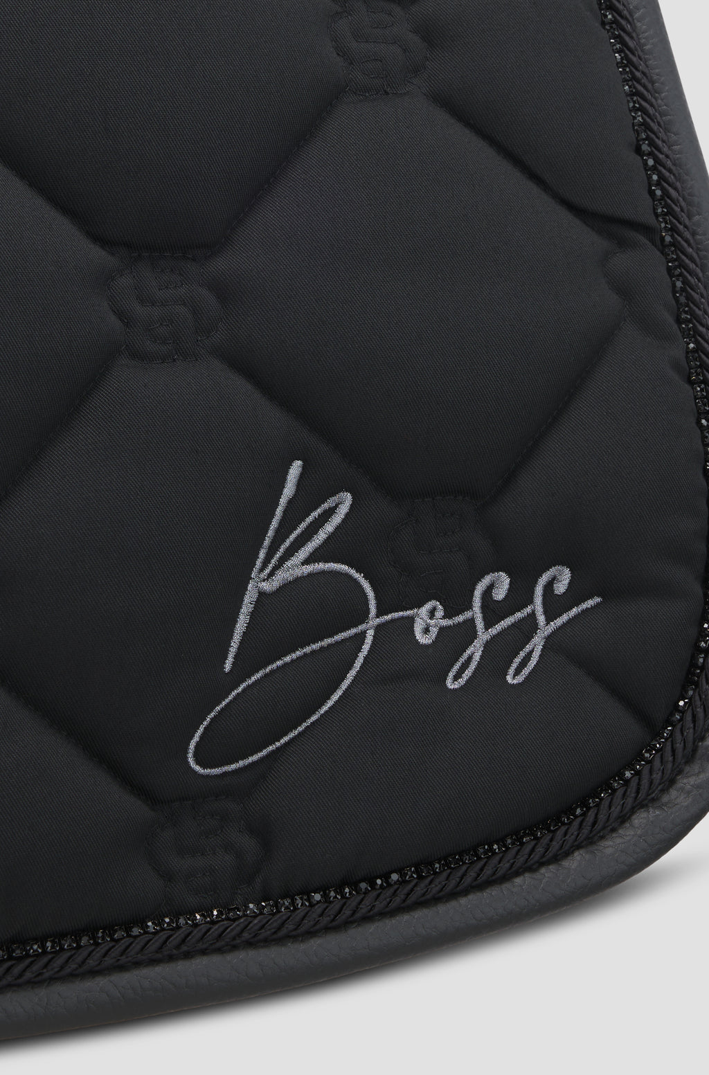 Boss Equestrian Glitter nyeregalátét – Kézírásos logóval